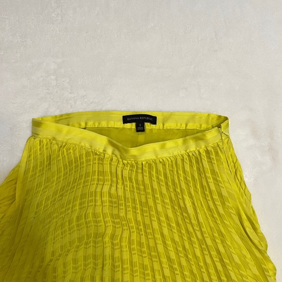 banana republic patterned skirt - Picture 3 of 3